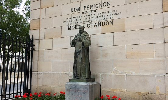Dom Pérignon statue