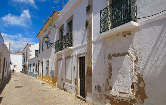 Street in old town of Faro