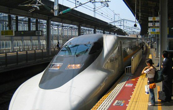 Shinkansen at Kokura train station